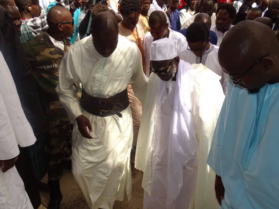 LE KHOUTBA DE SERIGNE MOUNTAKHA : « Je dois parler car j'ai l'obligation de le faire. J'ai maintenant l'âge et le rang de mes prédécesseurs... Nous avons l'intime urgence de tourner le dos aux futilités de ce bas-monde et d'adorer DIEU »