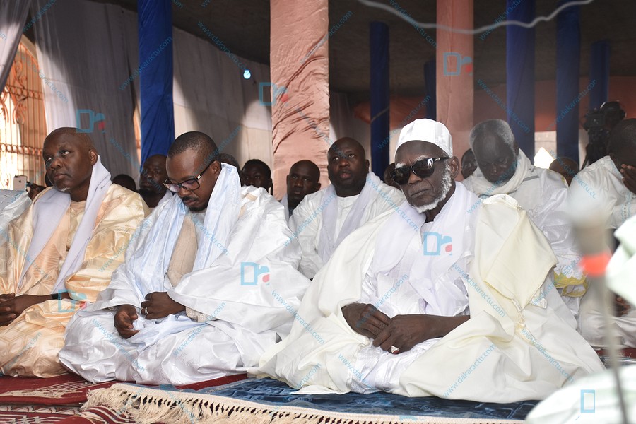 TOUBA- Les images de la prière de l'Aïd-El-Fitr effectuée sous la présence de Serigne Mountakha TOUBA- Les images de la prière de l'Aïd-El-Fitr effectuée sous la présence de Serigne Mountakha