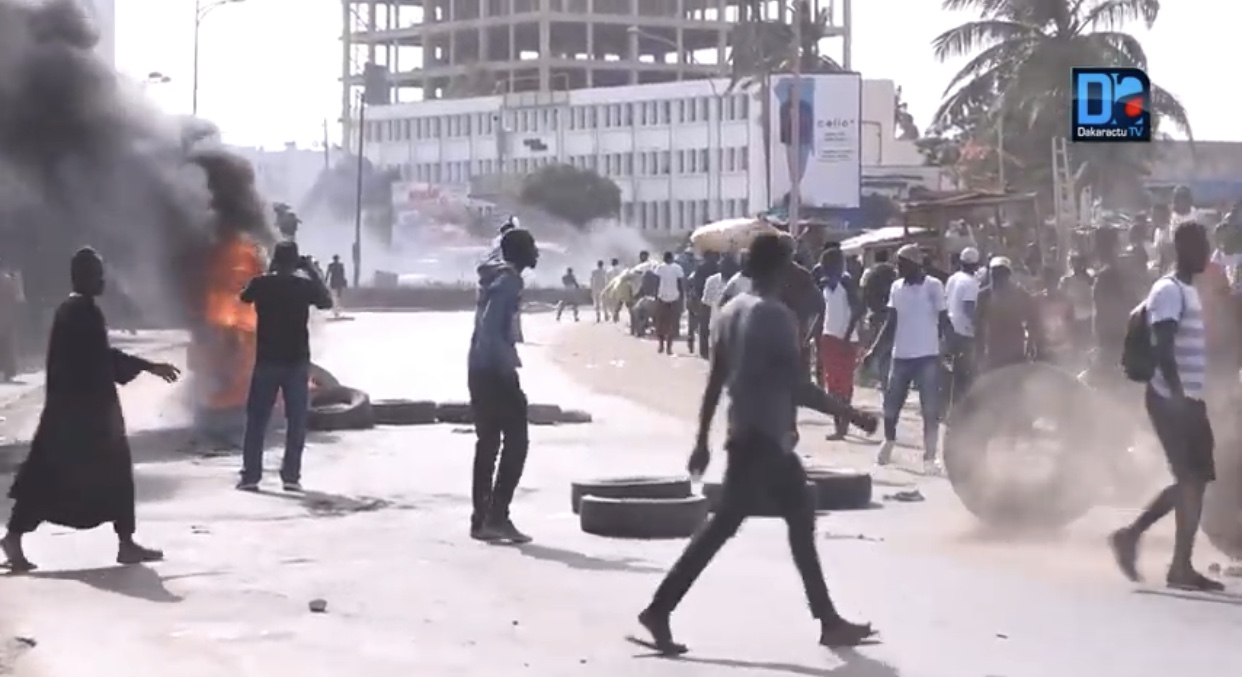 Retard des bourses : Un étudiant blessé à Ziguinchor lors d’une manifestation.