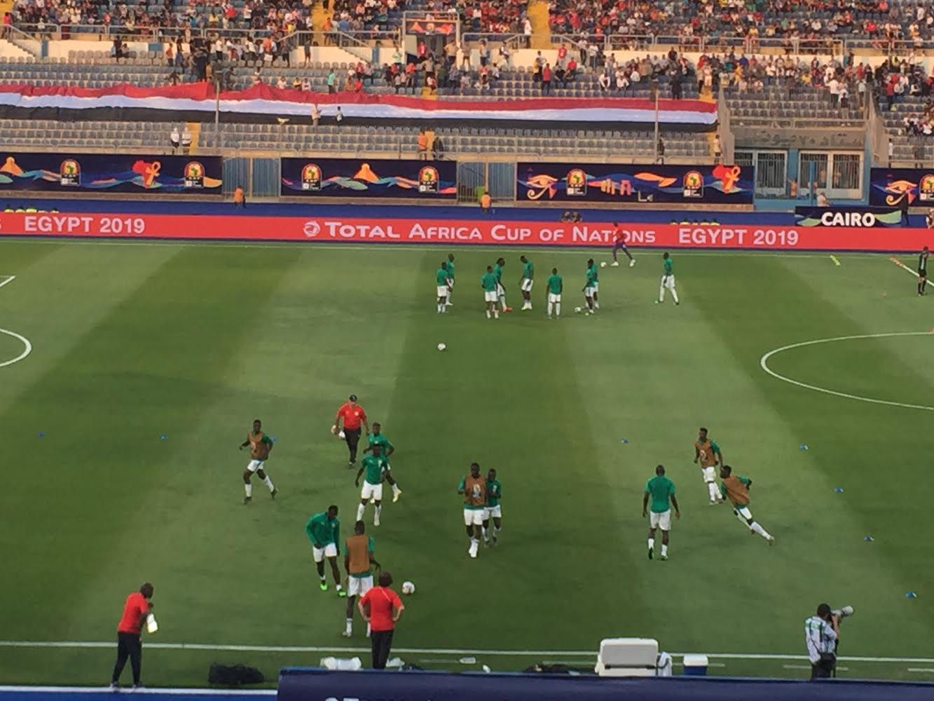 L’avant-match Sénégal-Tanzanie : Du soleil et de la chaleur au Stade du 30 Juin durant l'échauffement des Lions