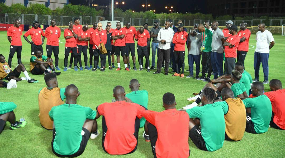 Le Sénégal à la CAN 2019 : Matar Bâ, à la fois ministre des Sports et supporter Nº1 des Lions. 