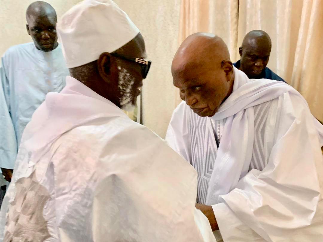 Le Président Abdoulaye Wade reçu par le Khalife Général des Mourides dans sa résidence de Darou Miname. (IMAGES)