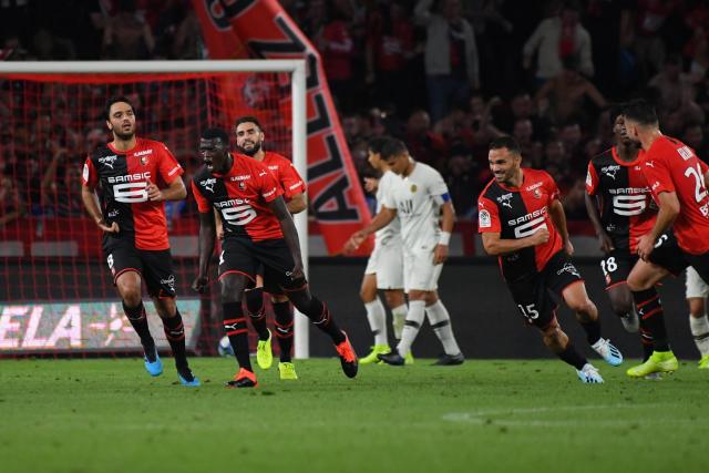 Ligue 1 française : Mbaye Niang buteur lors de la victoire de Rennes sur le PSG (2-1)