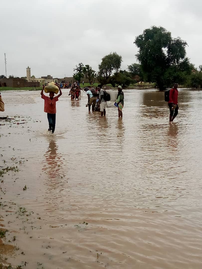 Inondations : Les populations de Kaolack et Kaffrine pataugent... Des centaines de sinistrés enregistrés... Des affrontements éclatent entre les forces de l'ordre et la population de Kanda.