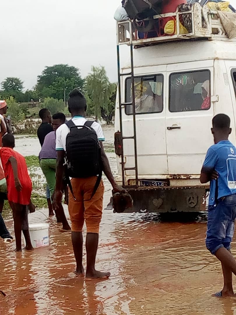Inondations : Les populations de Kaolack et Kaffrine pataugent... Des centaines de sinistrés enregistrés... Des affrontements éclatent entre les forces de l'ordre et la population de Kanda.