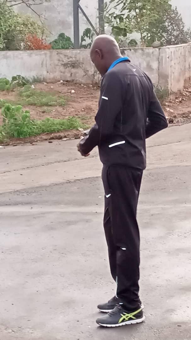 Le Ministre de l’intérieur Aly Ngouille Ndiaye filmé en train de faire son jogging sur la Corniche Ouest
