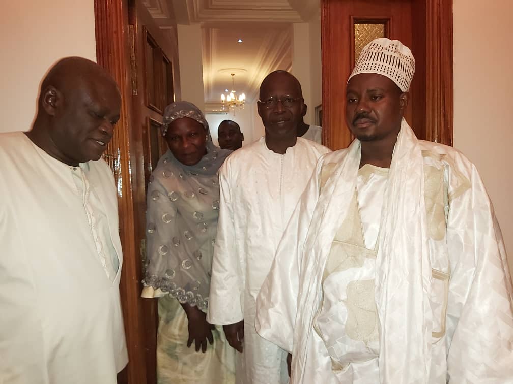  Mouhamed Boun Abdallah Dionne vu chez Serigne Bassirou Mbacké Abdou Khadre  vendredi dans la soirée !  