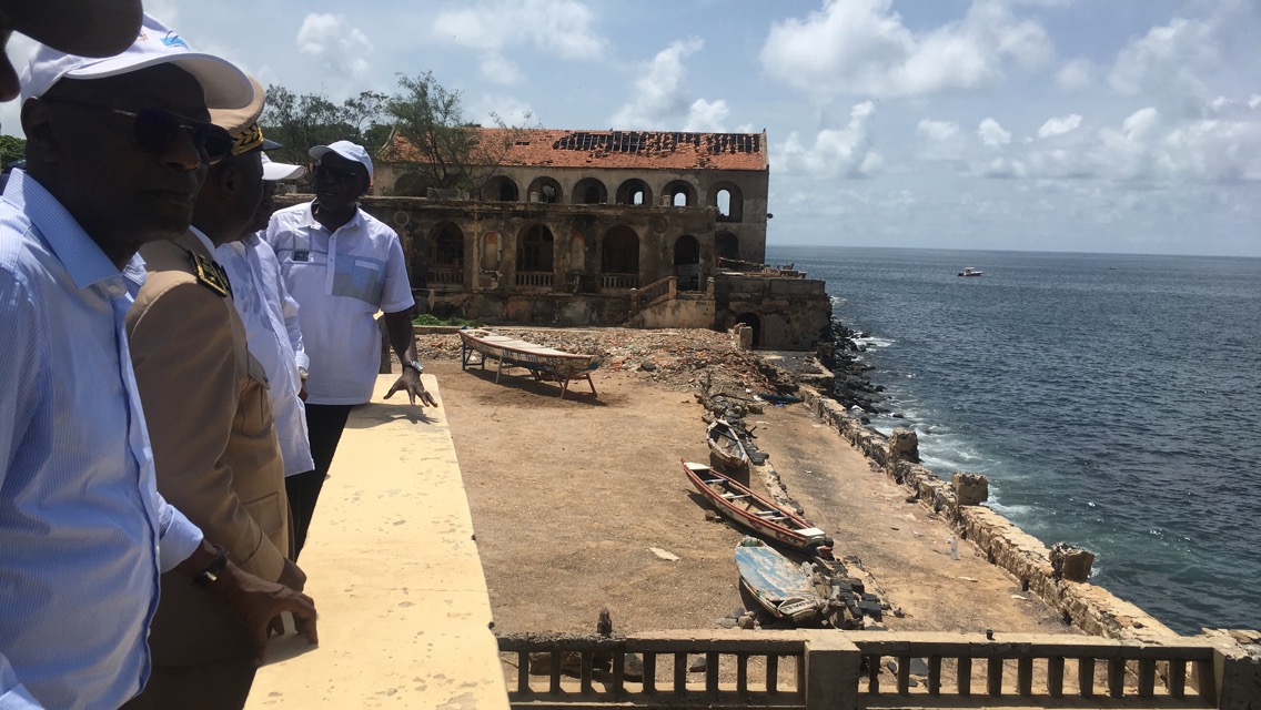 Revitalisation de l’île de Gorée : Les ministres Alioune Sarr et Abdoulaye Diop auprès des acteurs du site historique.