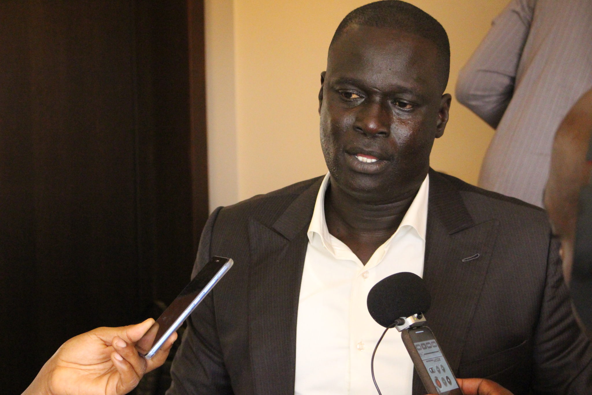 amadou gallo fall net worth - Ilustrasi 3