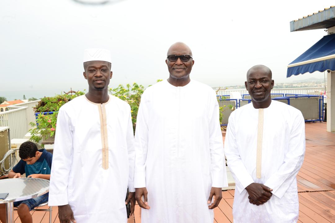 Les images du baptême du journaliste Moustapha Al Amine Fall à la clinique Madeleine.