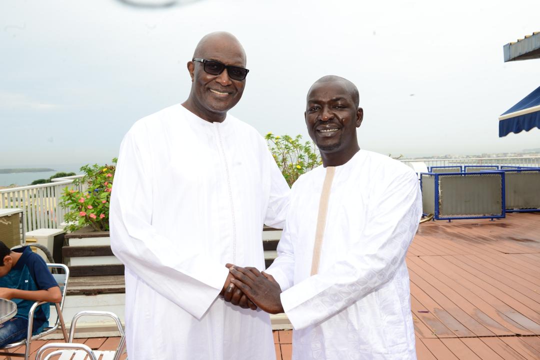 Les images du baptême du journaliste Moustapha Al Amine Fall à la clinique Madeleine.