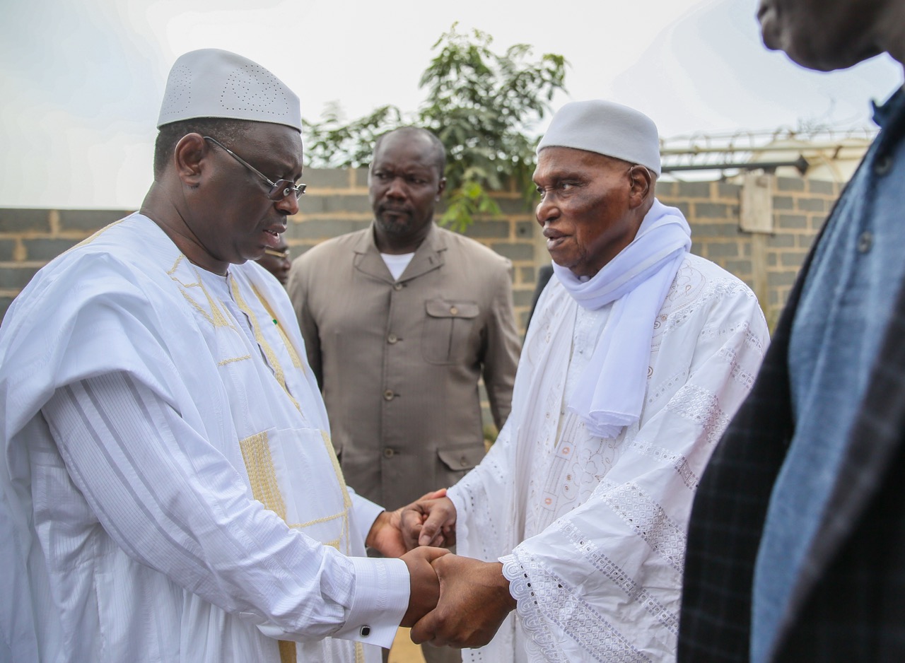 Réconciliation : Macky Sall dépose Abdoulaye Wade jusqu’à sa maison.