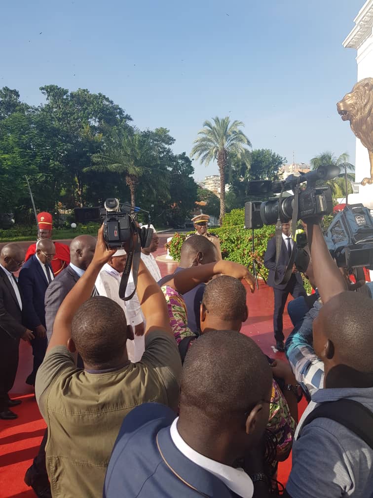 Palais de la République : Me Wade accueilli par le président Macky Sall avec les honneurs.