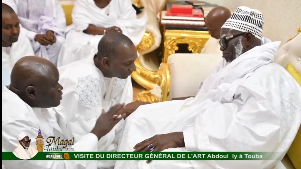 TOUBA / Le DG de l’ARTP Abdoul Ly reçu par le Khalife général des Mourides.