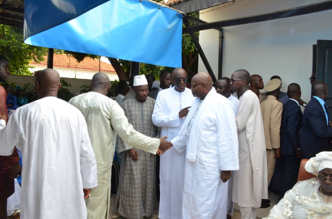Présentation de condoléances : Macky Sall et Ousmane Sonko chez Alioune Badara Cissé, suite au décès de son fils.