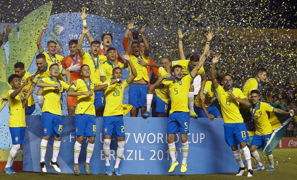 Mondial U17 : Le Brésil sacré champion devant son public, face au Mexique battu 2-1