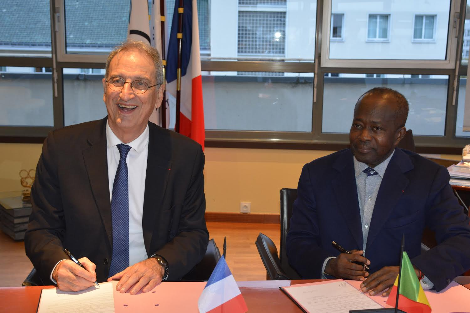 Jeux olympiques de la Jeunesse Dakar 2022 : Les comités nationaux olympiques sénégalais et français concluent un accord de partenariat.