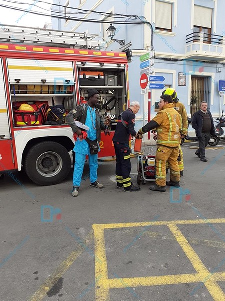 Sauveur d'un homme piégé au milieu des flammes dans son appartement : qui est Gorgui Lamine Sow, le « héros » de Dénia...