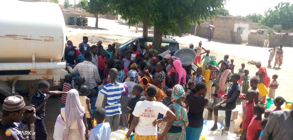 Kaolack / Manque d'eau à Lyndiane Jardin : La présidente du CESE convoie des citernes pour approvisionner la population.