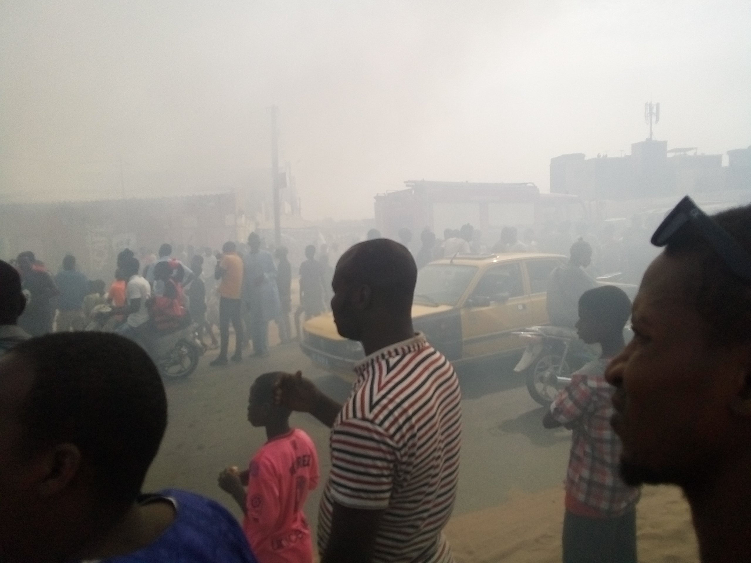 Kaolack : Un incendie ravage l‘atelier d'un mécanicien moto... Plusieurs millions partis en fumée (Images)
