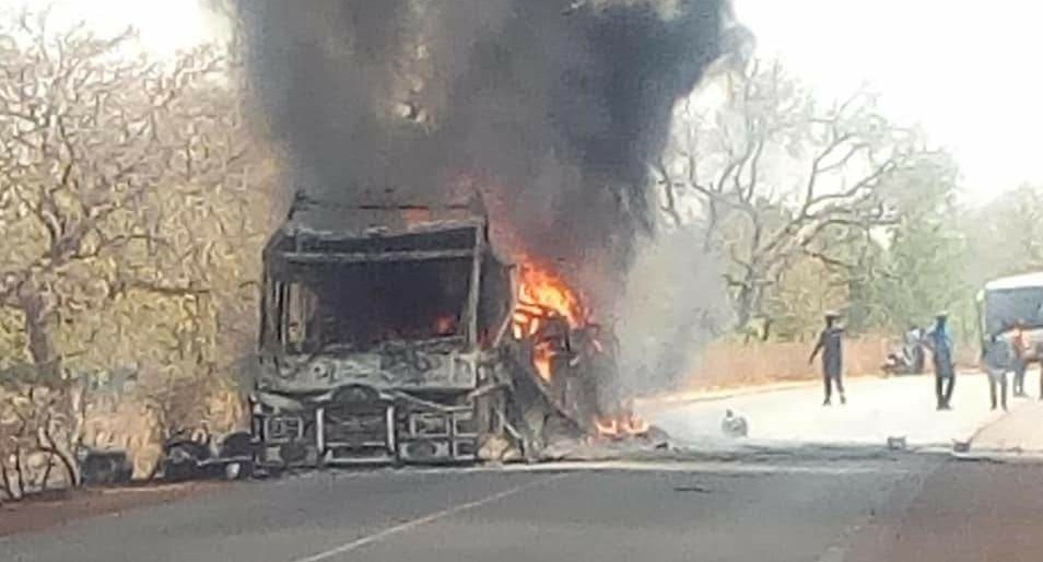 Burkina Faso : Des passagers d'un bus de transport d'élèves tués dans l'explosion d'un IED.