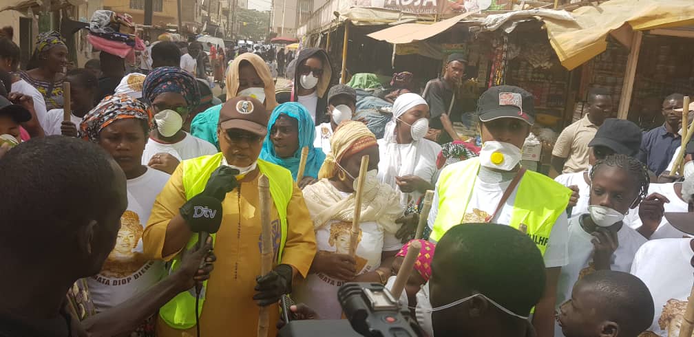 Cleaning Day à Grand-Dakar : Ndèye Saly Diop Dieng s’investit aux côtés des populations