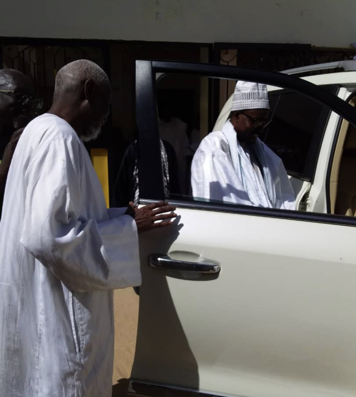MBACKÉ-  Mosquée et Daara  à la place du stade/ Le Khalife instruit Cheikh Bass de coordonner les travaux confiés aux Baayfall.