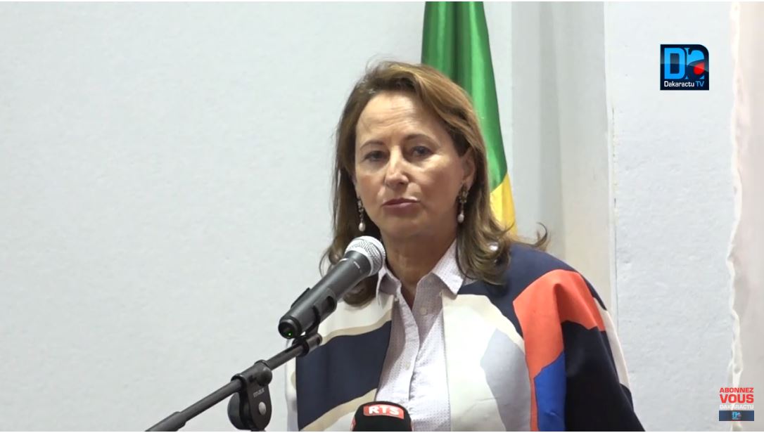   France -Pour avoir critiqué la politique du gouvernement sur la réforme des retraites : Ségolène Royal démise de ses fonctions d'ambassadrice des pôles.