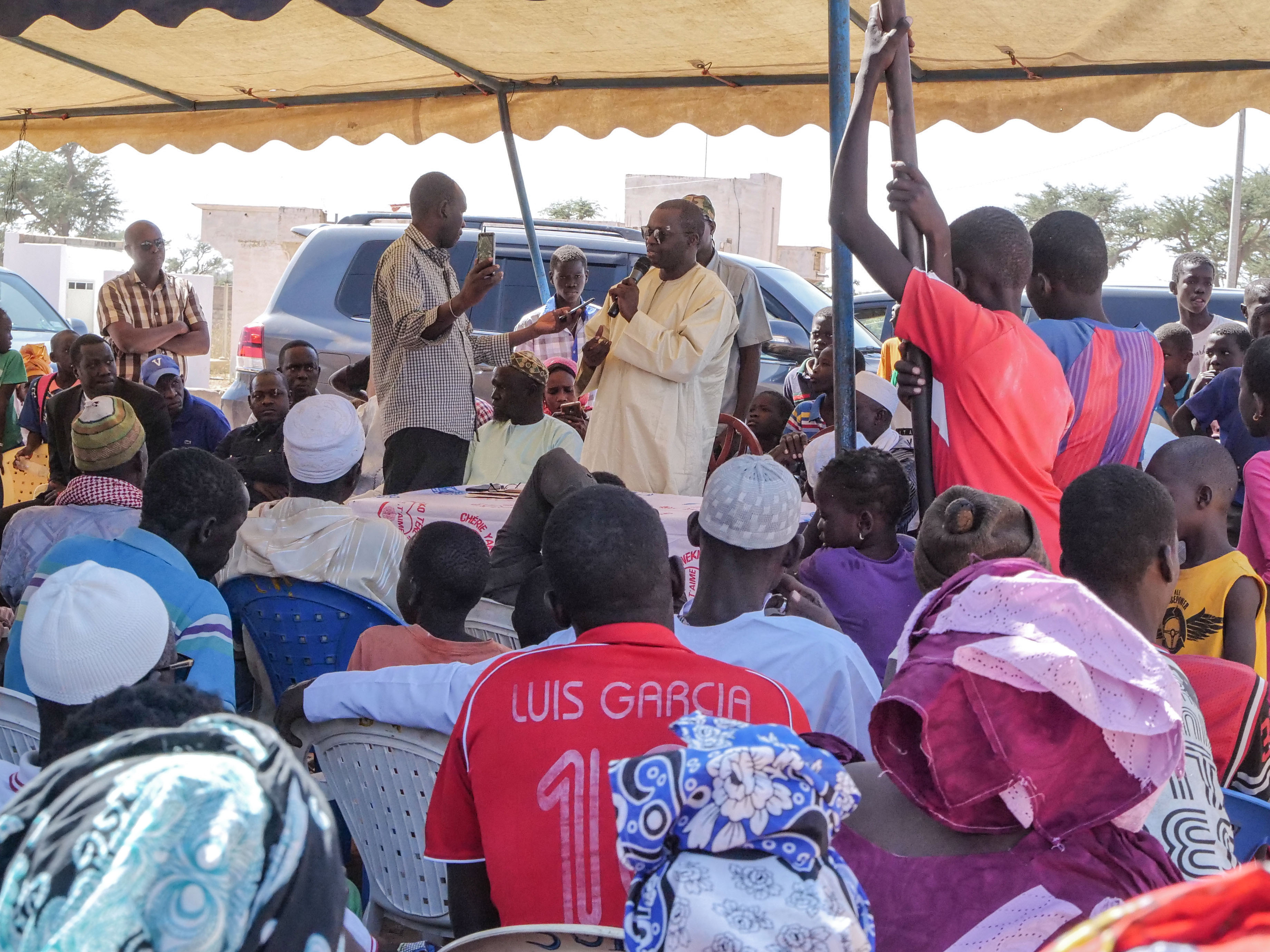 Notto-Diobass : Le ministre-maire Alioune Sarr offre un marché aux femmes du village de Dioungane.