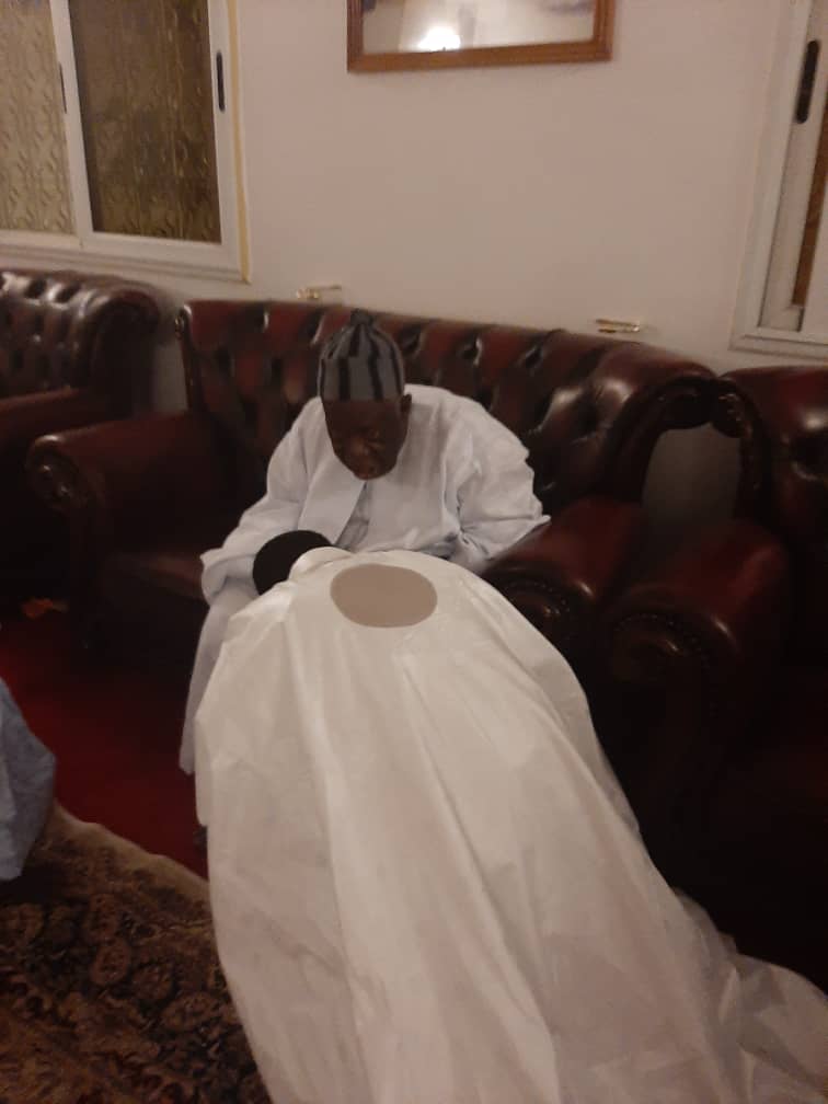 (IMAGES) Serigne Cheikh Say Mbacké rend visite à Cheikh Bassirou Mbacké Abdou Khadre