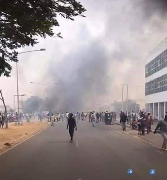 Gambie: la marche du mouvement "Three Years Jotna" vire au drame, trois manifestants tués...