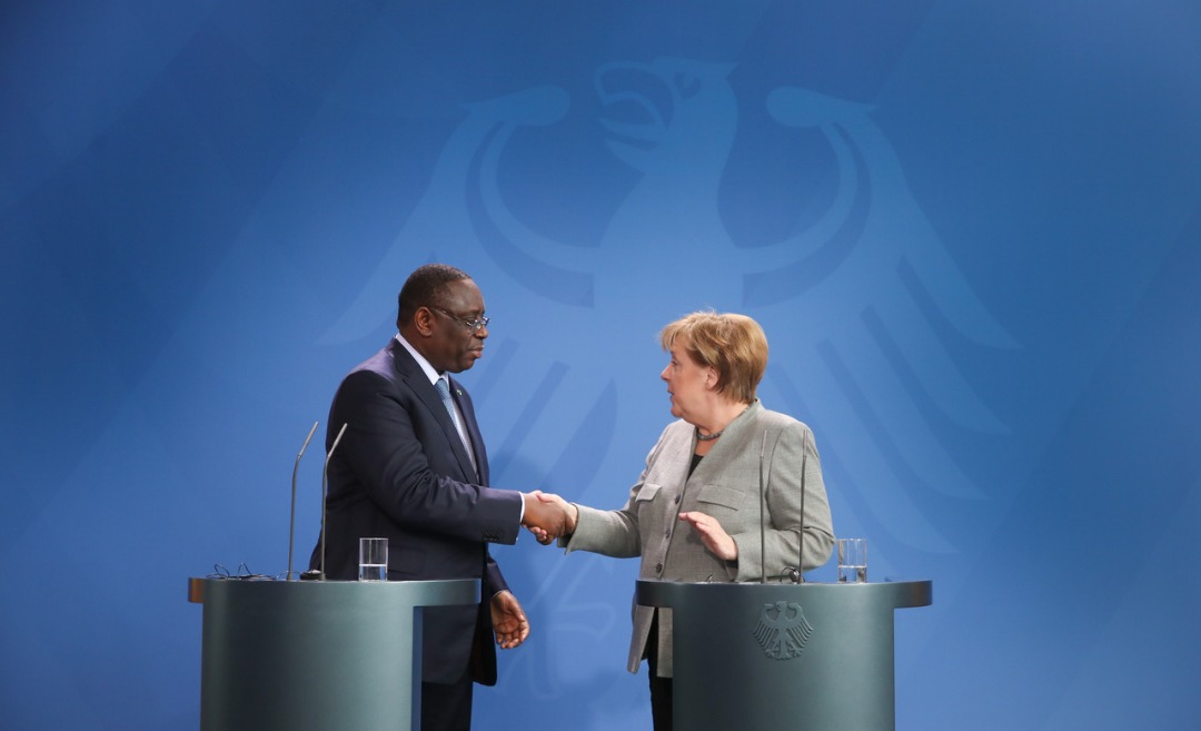 (IMAGES) AUDIENCE / Le Président Sall et la chancelière Allemande ont passé en revue la coopération Sénégalo-Allemande.
