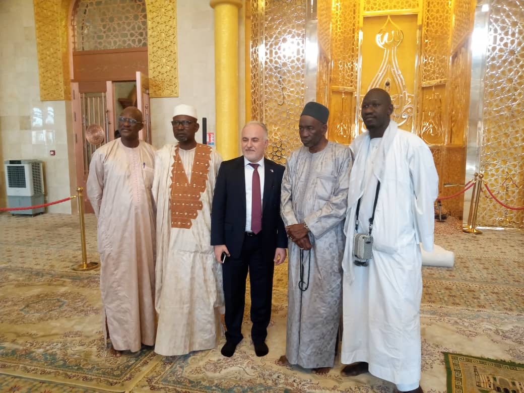 Visite : Des personnalités turques à Massalikoul Jinaane.