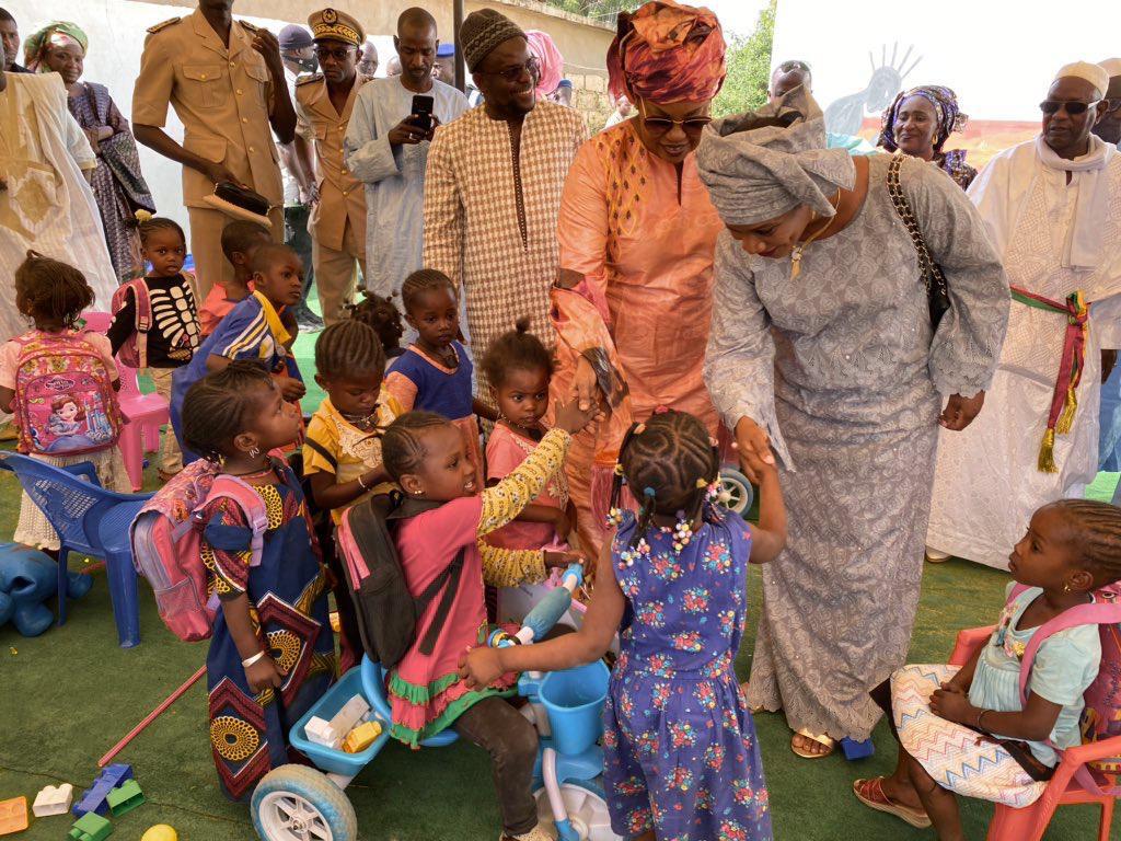 (Images) Visite du centre de formation pour les jeunes filles de  Sinthiou Bambambé, département de Kanel, région de Matam par le ministre Ndeye Saly Diop Dieng