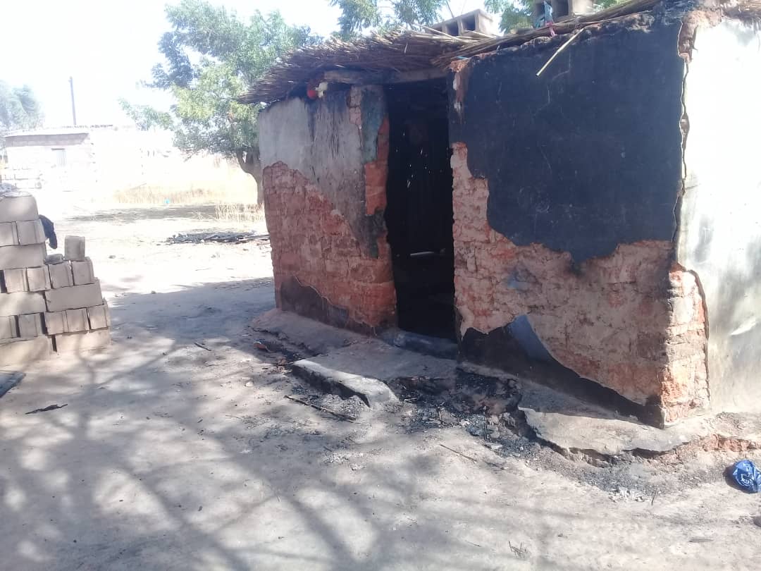 Santhie Mor Mbaye / Porokhane : Le feu consume entièrement une concession.