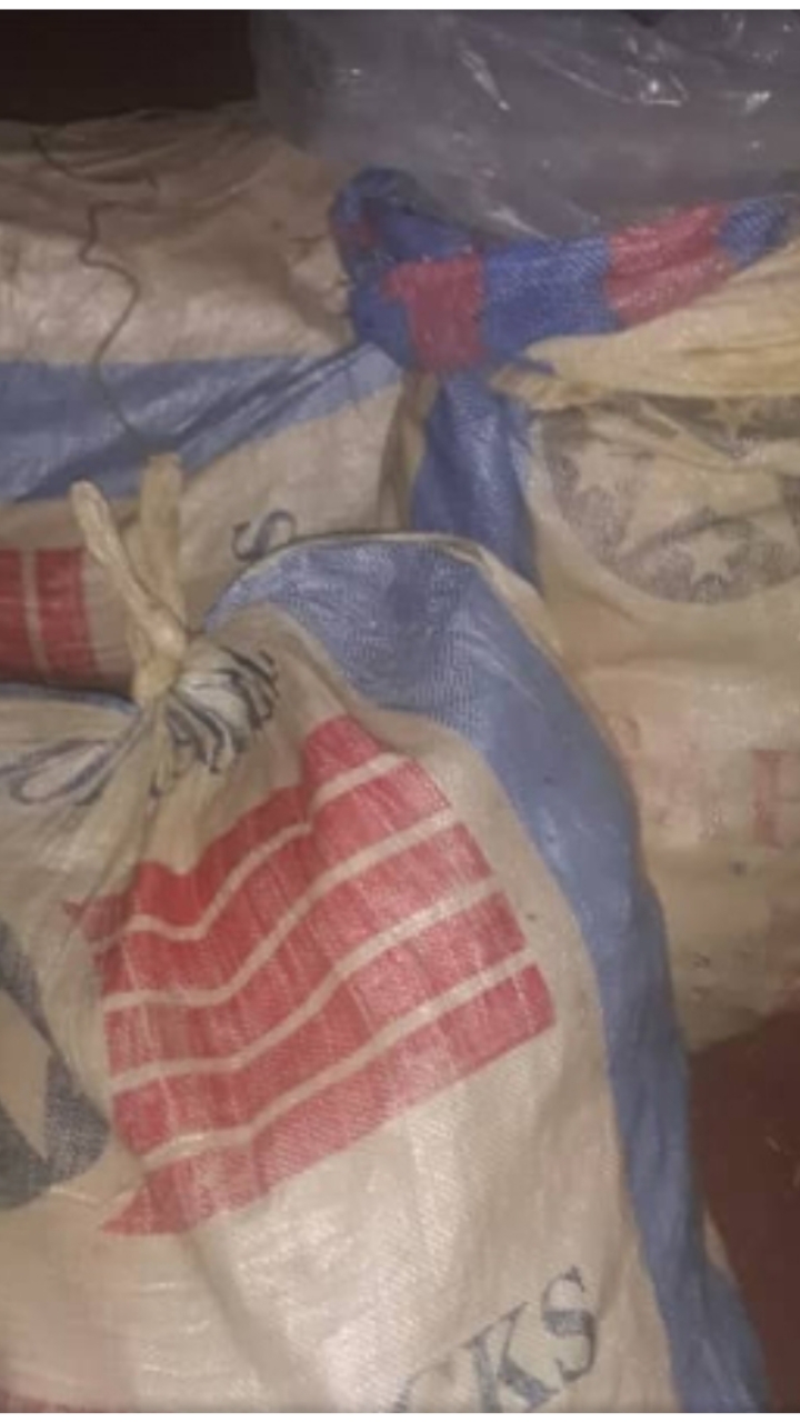 Kédougou : La Douane a saisi 135kg de Cyanure, un produit toxique...