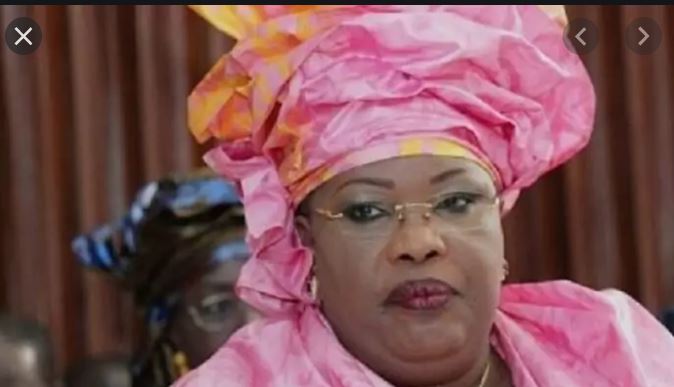 CORONAVIRUS/Aminata Mbengue Ndiaye offre  5 millions de francs Cfa au comité régional de gestion des épidémies de Louga   