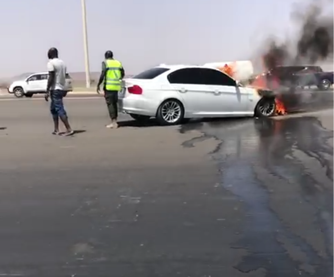 Autoroute à péage: une voiture prend feu à la gare de péage de Kirene