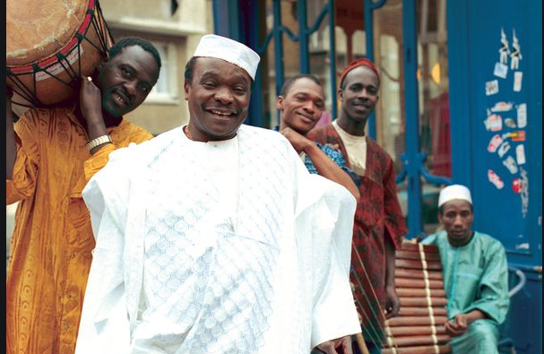 Décès de Mory Kanté : le ministre de la culture Abdoulaye Diop présente ses condoléances à son collègue de la République de Guinée 