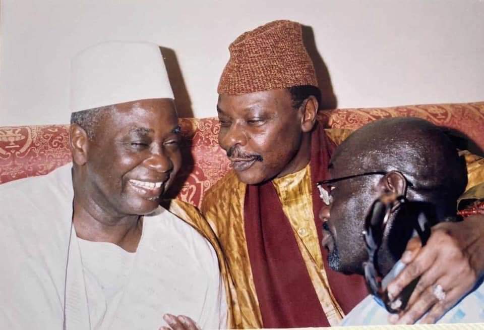 photo-souvenir-pape-malick-et-deux-fils-de-ga-nd-fatma-tous-partis