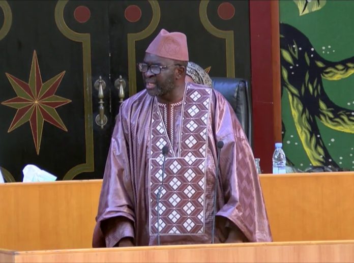 ​L’Assemblée nationale se désolidarise de Moustapha Cissé Lo et le charge : « les horizons de l’indécence et de l’innommable ont été bousculés et les enjeux touchent à la crédibilité des Institutions... »