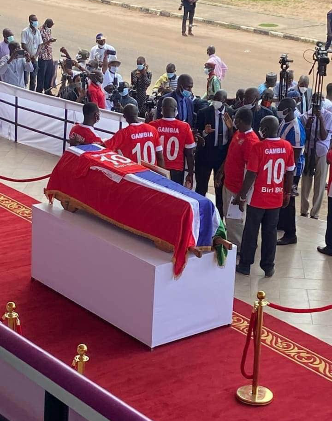 Disparition : L'hommage du président Adama Barrow, à l'ancien international Gambien, Biri Biri