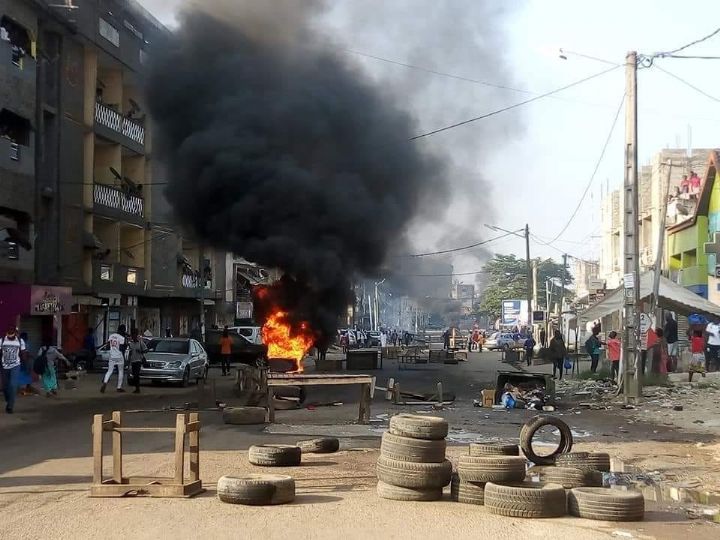 Côte d’Ivoire : des manifestations contre la candidature de Ouattara font cinq morts en deux jours.