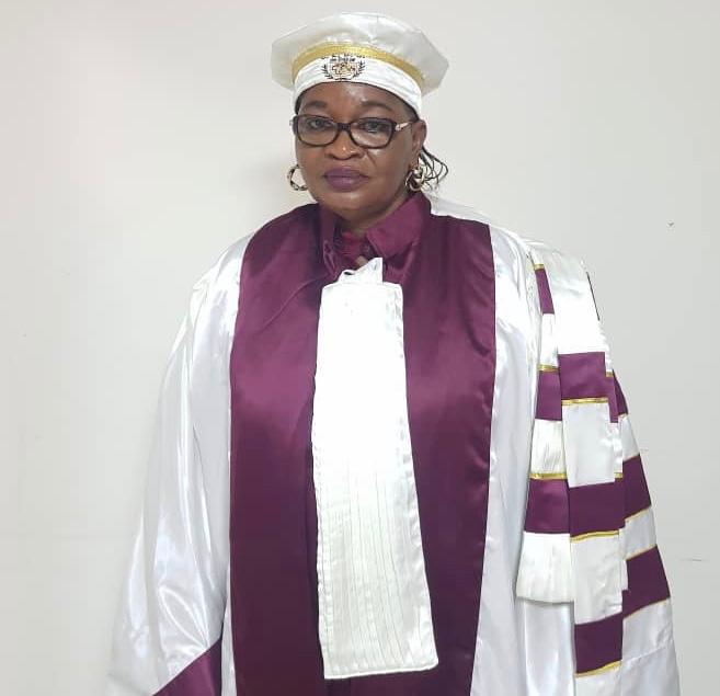 Relations internationales et diplomatie : Aïda Mbodj décroche son doctorat avec mention très honorable.