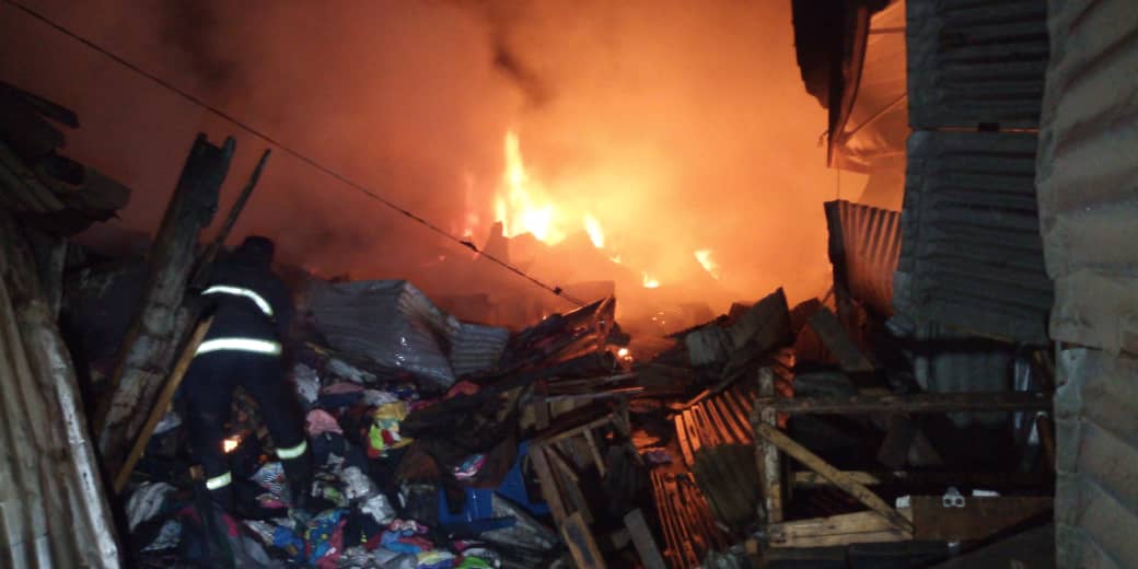 Incendie au marché central de Kaolack : Les dégâts sont estimés à ...