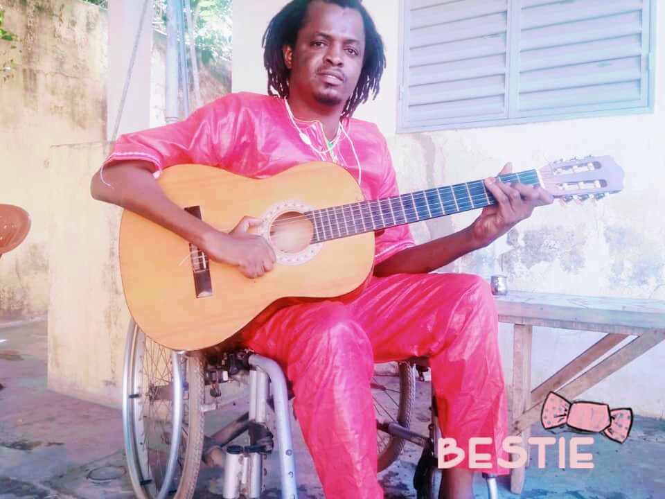 KOLDA / Mamadou Diamanka, artiste-musicien handicapé : « Ma situation de handicap m’encourage à réussir… La musique est un travail comme tous les autres… Le handicap n’est pas physique mais... »