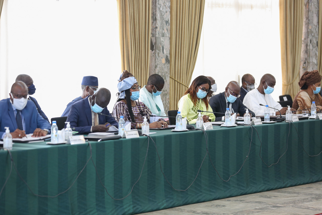 PALAIS : Le président Macky Sall préside un conseil présidentiel sur le logement.