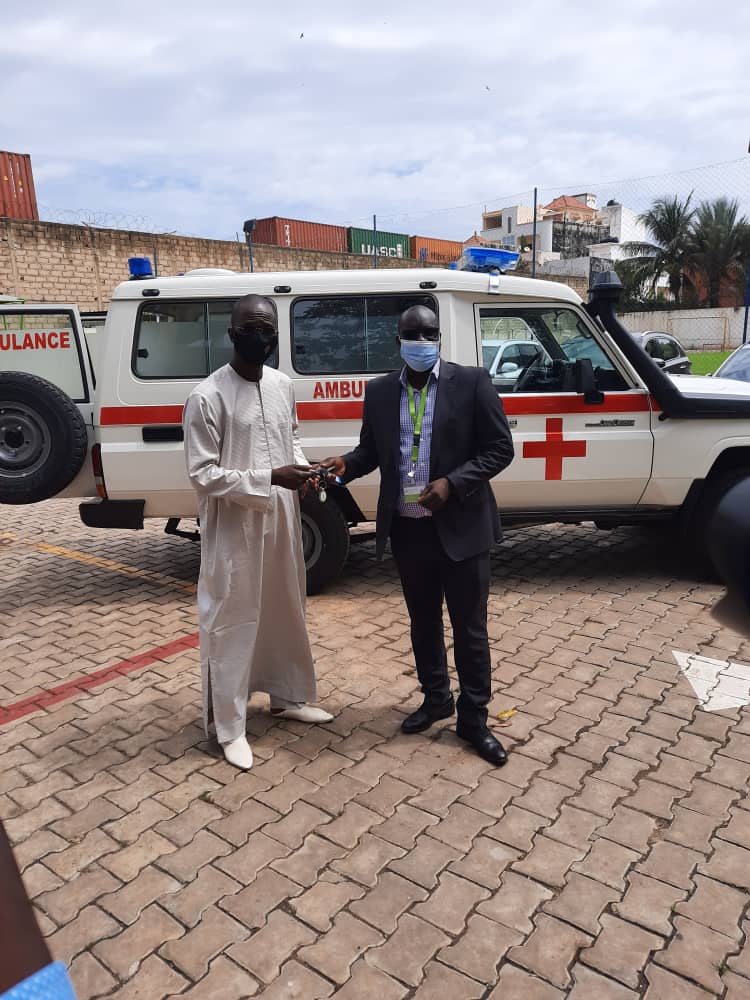 Kédougou / Covid-19 : La SGO et VIVO Energy Sénégal offrent une ambulance médicalisée au poste de santé de TENKOTO et appuient les étudiants de SABODALA.