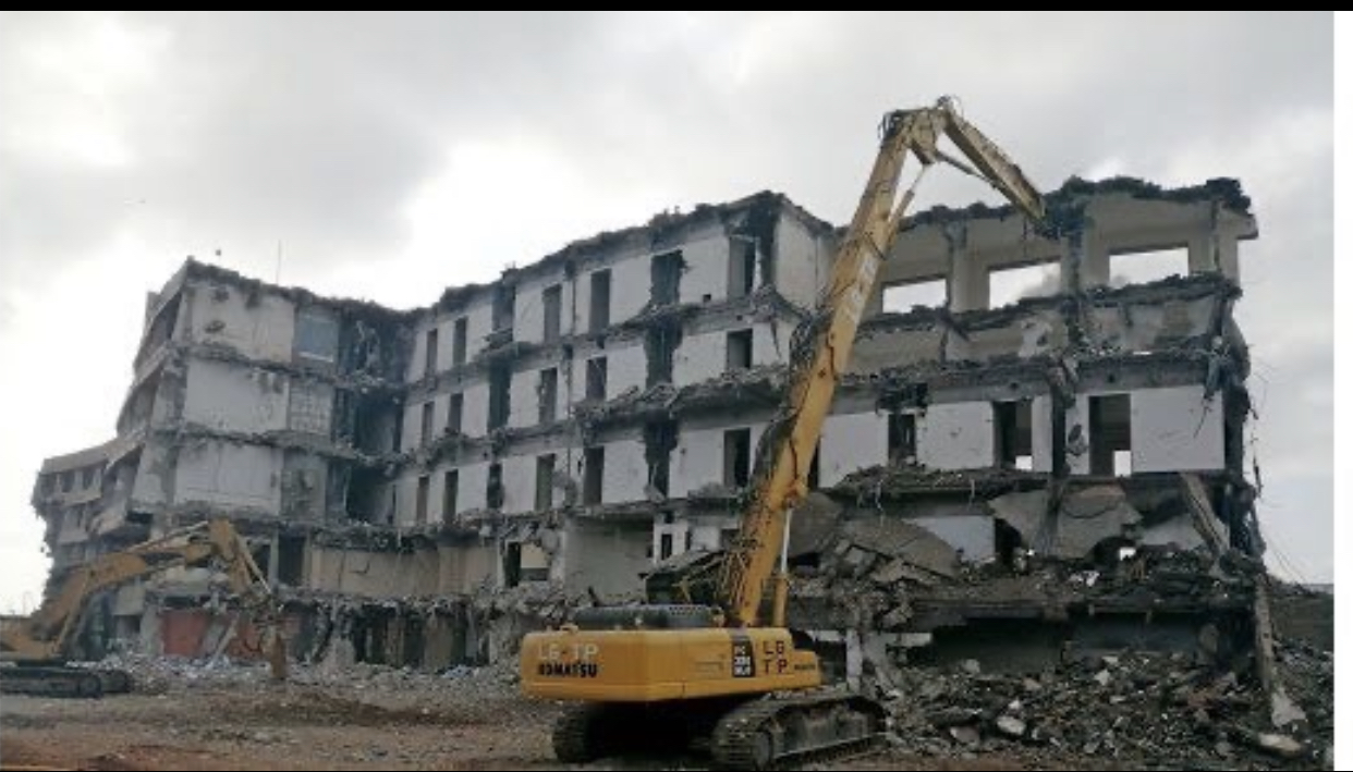 L’État du Bénin explique pourquoi il a détruit l’Hôtel de Yérim Sow.