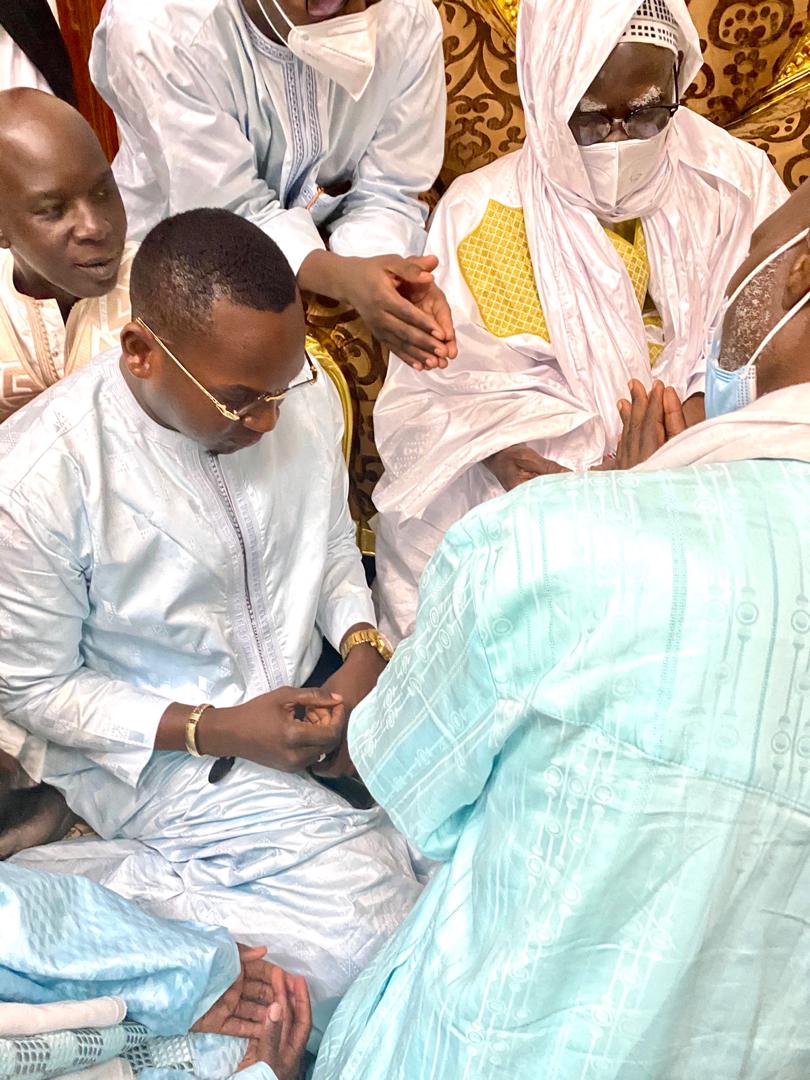 ( IMAGES) TOUBA- ALSAR de Mamadou Racine Sy reçu par le Khalif Général des Mourides